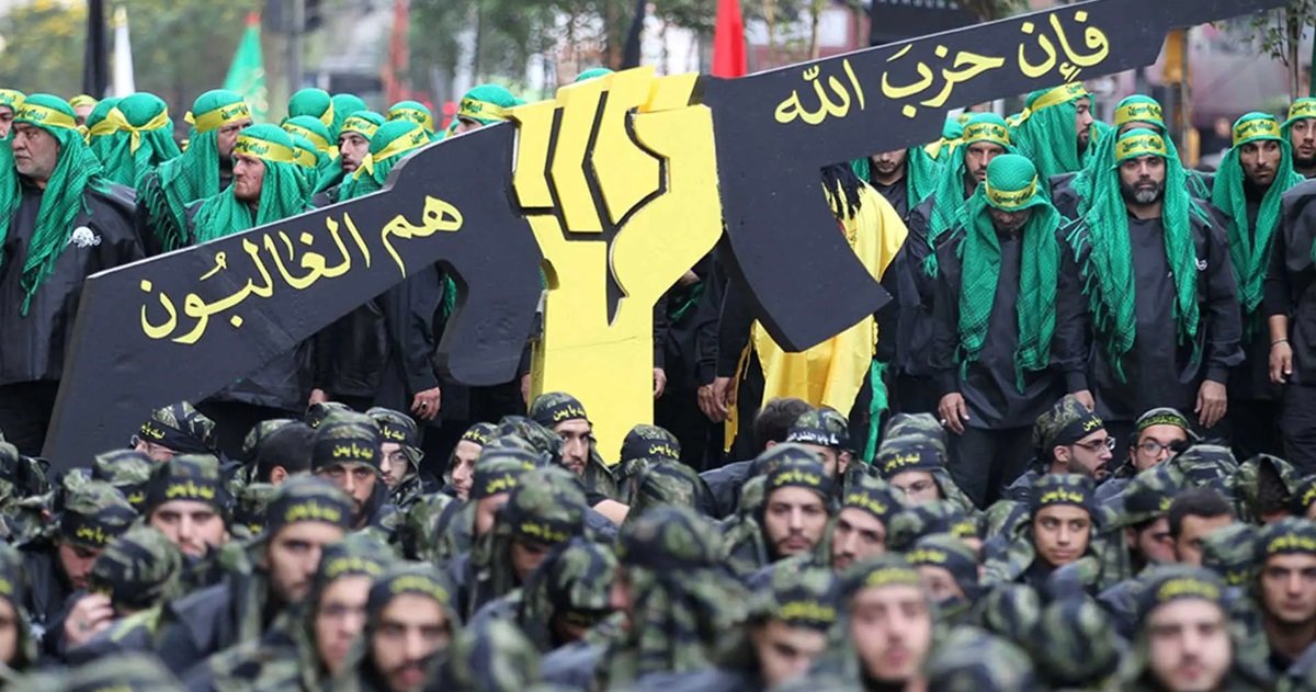 تقرير : تحت الضغوط .. حزب الله يدرس تقليص ترسانة أسلحته